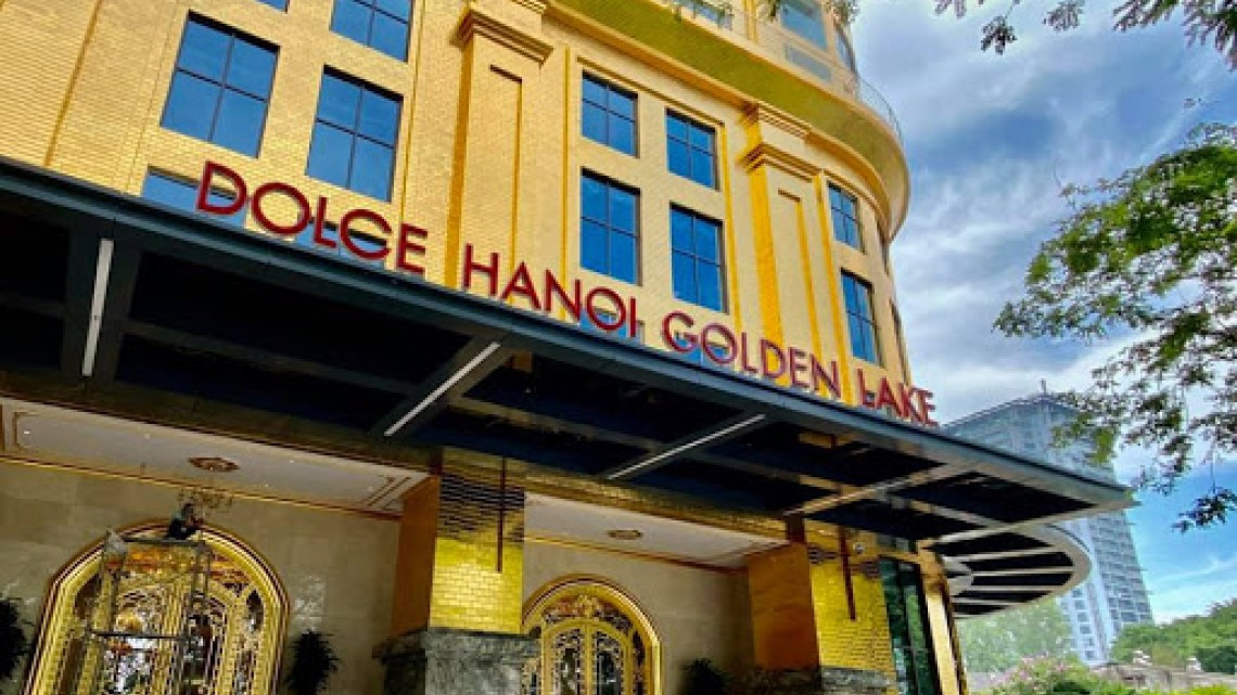 Inauguran hotel en Vietnam chapado en oro