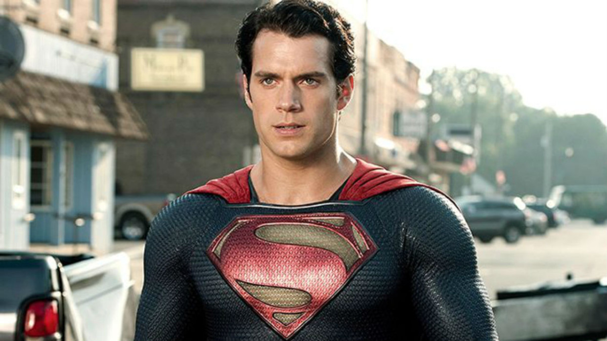 Henry Cavill desmiente exigencias para seguir siendo Superman