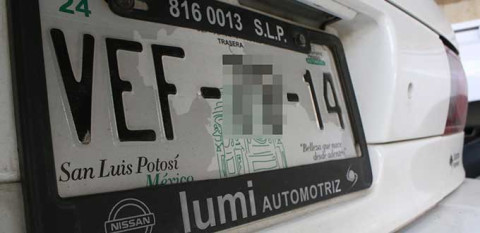 Para evadir tenencia pagan placas en SLP