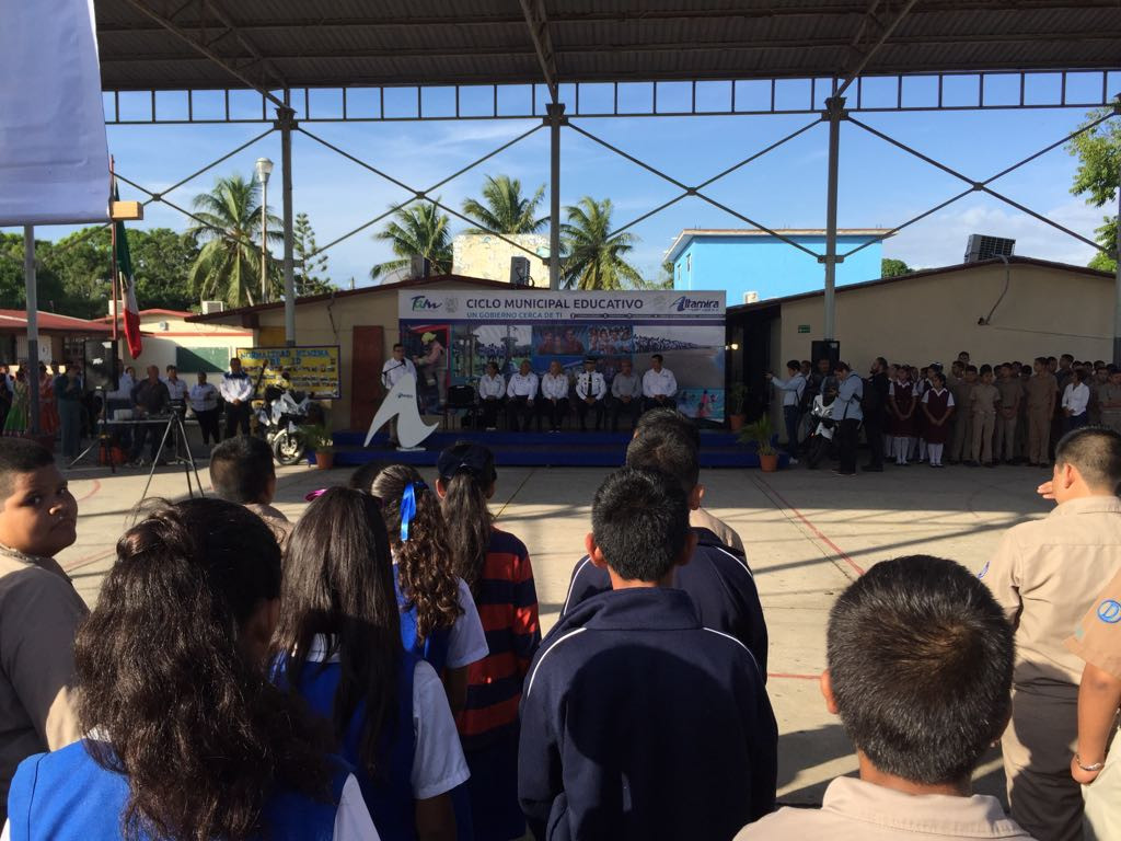 Trabajan para fortalecer el tejido social