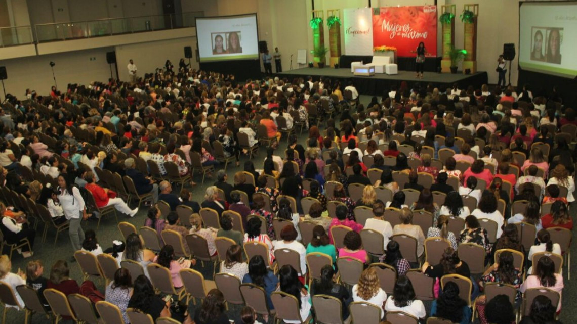 "Mujeres al Máximo" programa para potencializar su desarrollo: Erasmo González.