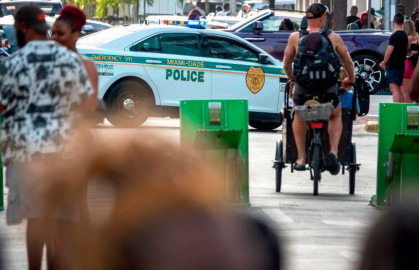Roban pertenencias a turistas en Miami y las recuperan gracias a sus AirdPods