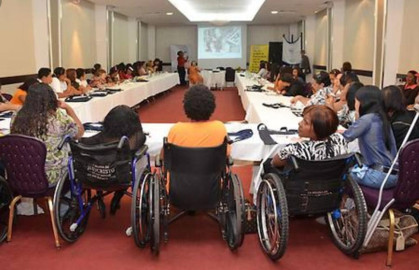 Sobresalen mujeres con discapacidad de la discriminación que viven