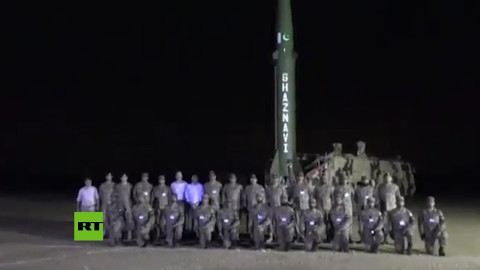 Pakistán prueba un misil balístico Ghaznavi en medio de tensiones con la India