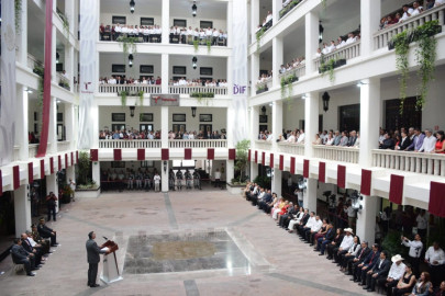 Inaugura Américo rehabilitación de Palacio de Gobierno de Tamaulipas y devela escudos de los 43 municipios