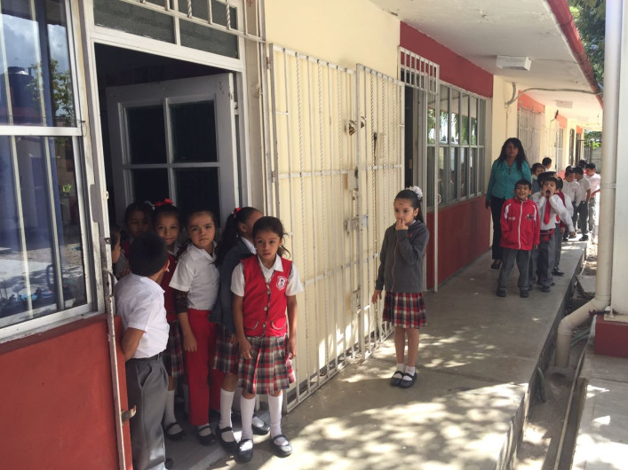 Padres de familia se desempeñarán como guardianes de escuelas