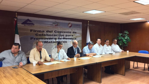 Firman convenio de promoción CANACO, CANIRAC y Hoteles y Moteles