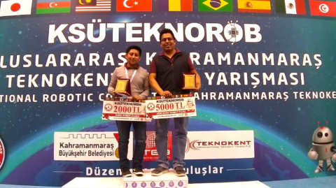  Ganan estudiantes veracruzanos concurso de robótica en Turquía