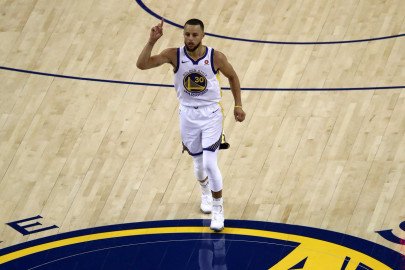 Warriors gana 124-114 a Cleveland en el 1er juego de las finales de la NBA
