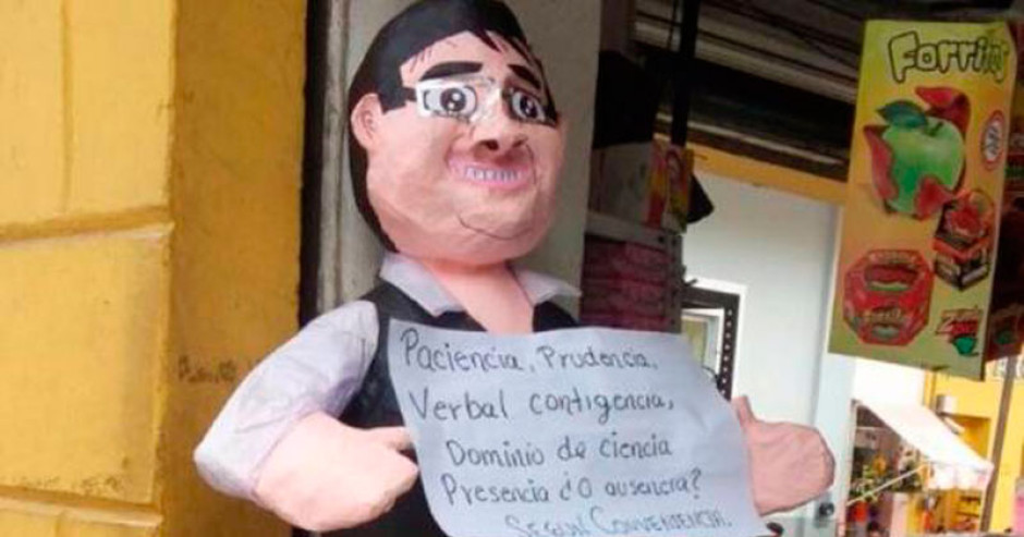 Venden piñata de Javier Duarte en Veracruz