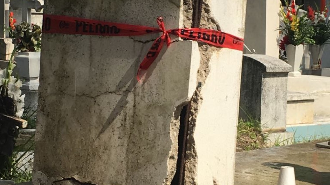 Al menos 200 tumbas sin mantenimiento en Cero Morelos