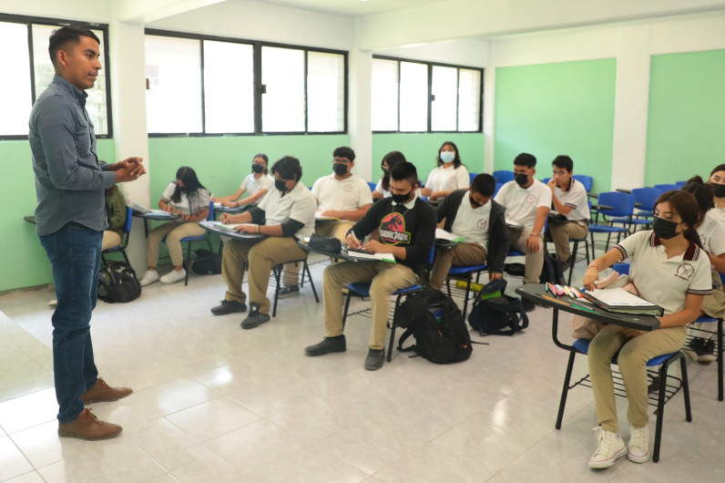 Responde magisterio de Nvo. Laredo a convocatoria para bono de Gobierno Municipal; serán miles de beneficiados