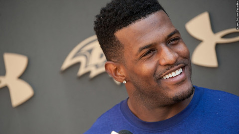 Receptor Mike Wallace cambia de plumaje en la NFL