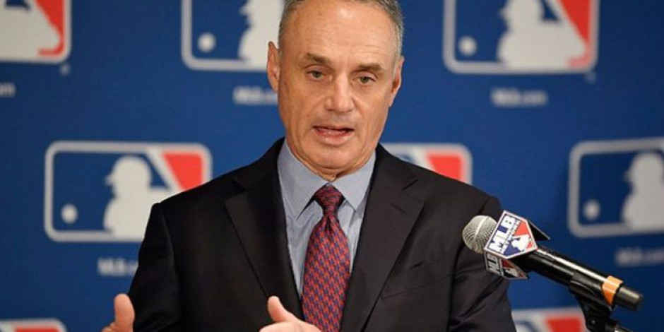 Comisionado pide disculpas por llamar “pedazo de metal” al trofeo de la MLB