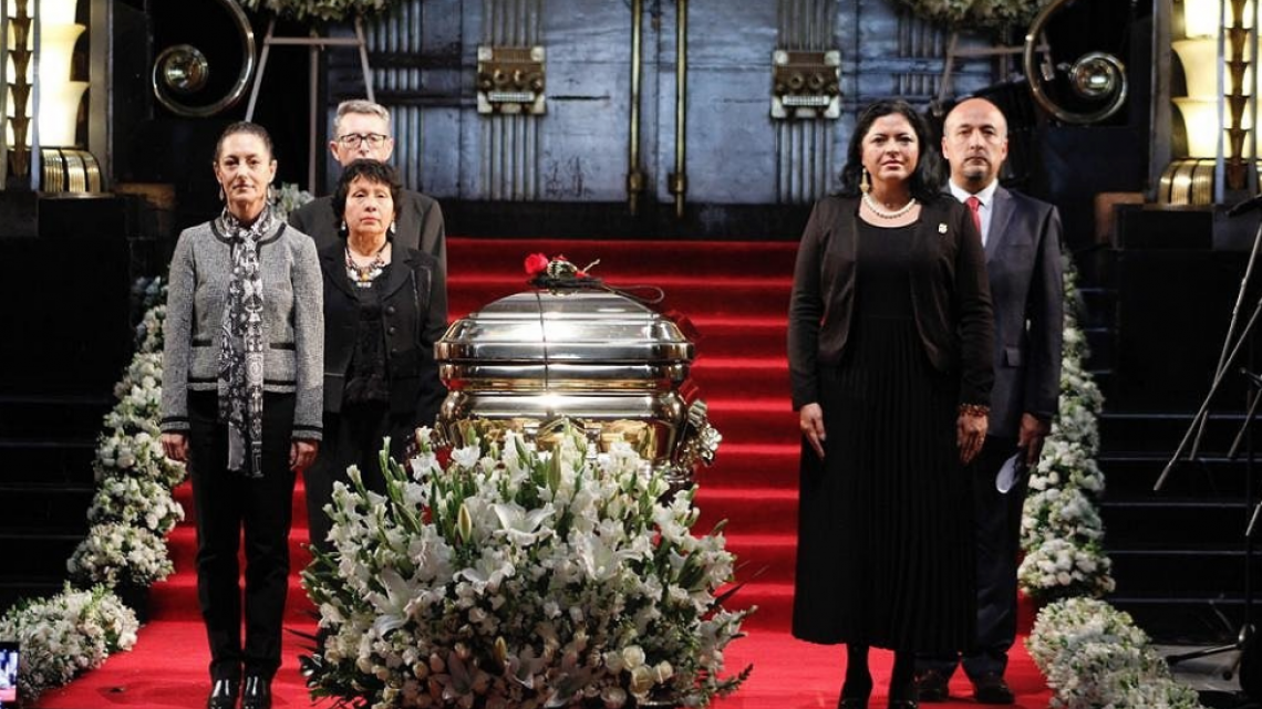 Rinden homenaje a José José en Ciudad de México