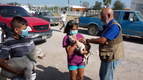 Consiente municipio a mascotas de la zona rural de Reynosa