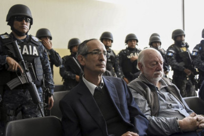 Vinculan a proceso a expresidente guatemalteco por peculado y fraude