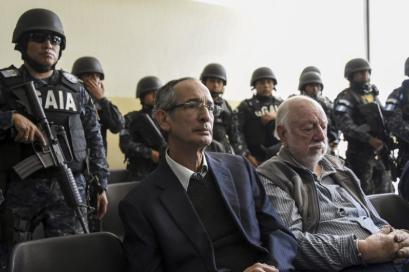 Vinculan a proceso a expresidente guatemalteco por peculado y fraude