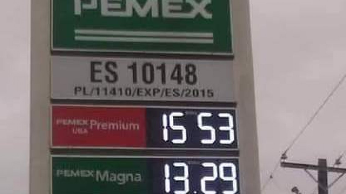 Aprovechan consumidores reducción en el costo de gasolina