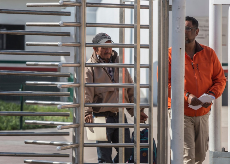 94 migrantes regresan a México mientras se tramita su asilo en EU