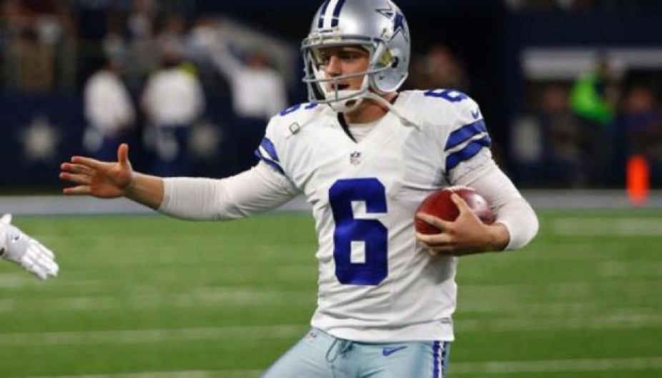 Jones renueva contrato por 4 años con los Vaqueros 