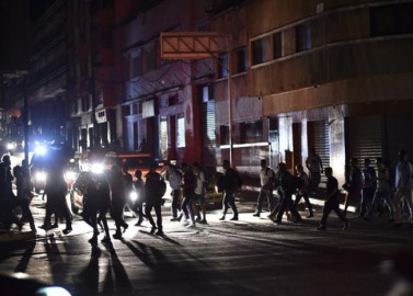 Suspenden actividades laborales y escolares en Venezuela 