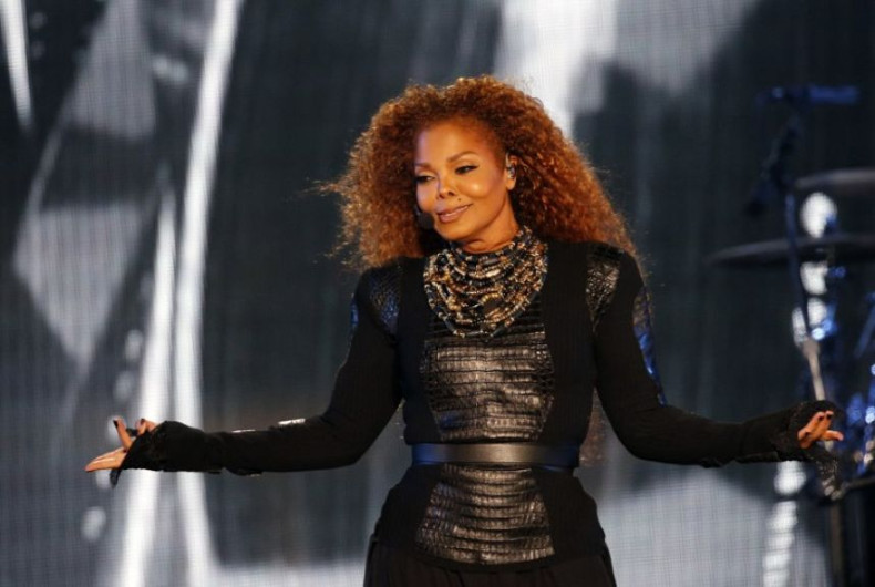 Janet Jackson da a luz a los 50 años