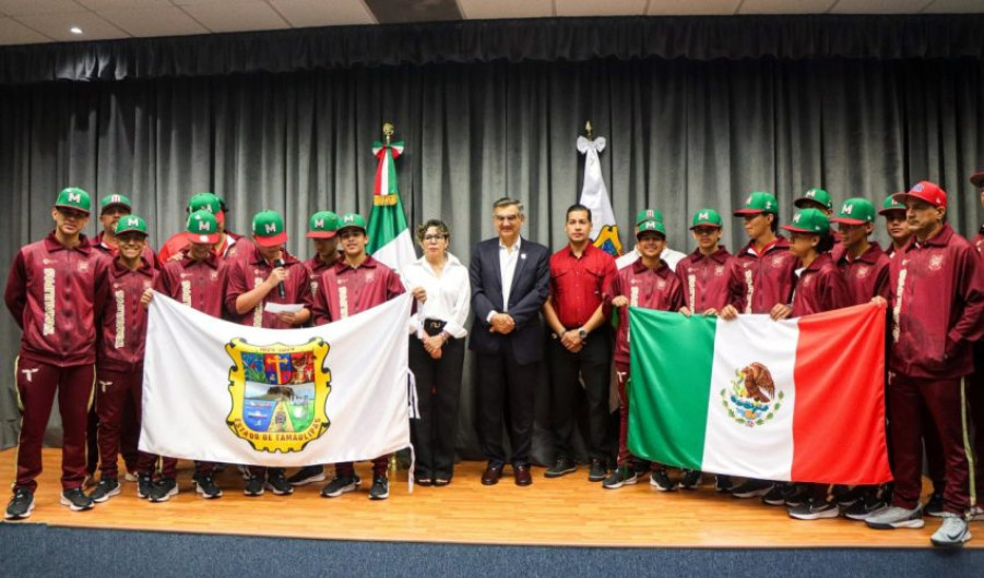 Abanderó Américo Villarreal a beisbolistas tamaulipecos rumbo a Torneo Latinoamericano
