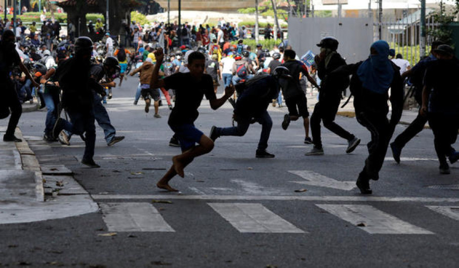 Número de muertos por protestas en Venezuela sube a 72 
