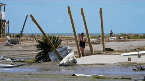 16 muertos tras el paso de “Laura” por EU
