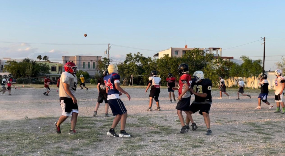Jugadores piden apoyo para asistir a torneo de fútbol americano