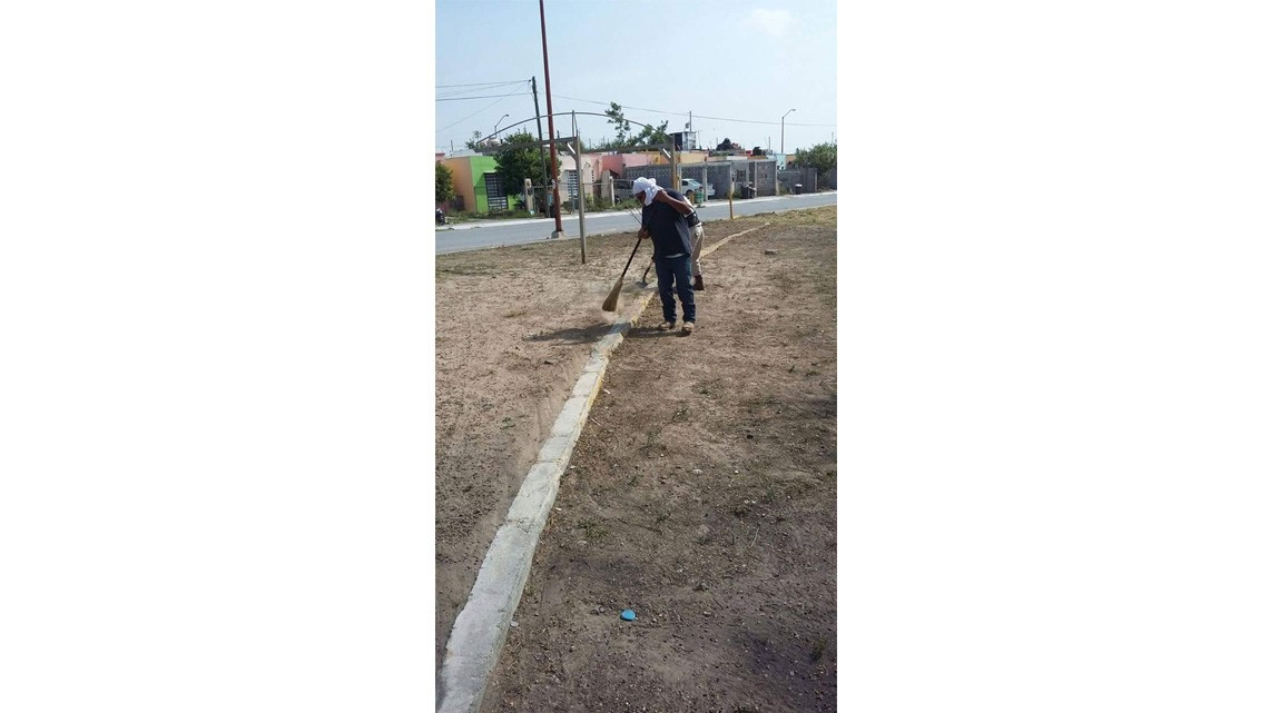 Dan mantenimiento a Colonia Granjas