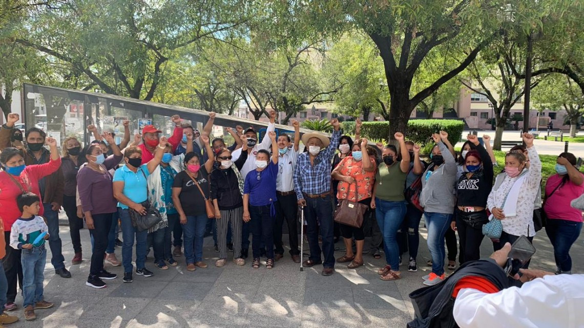 Colocar altar en memoria de desaparecidos