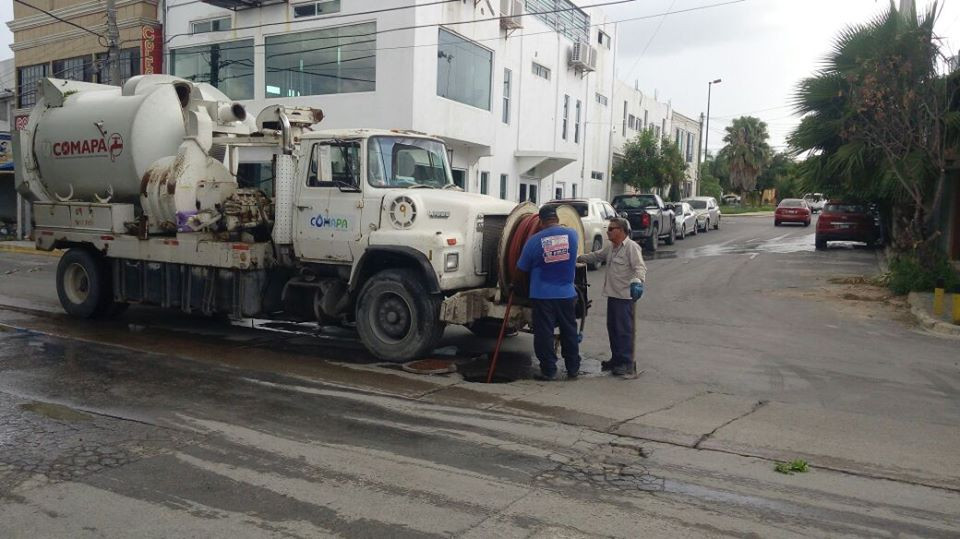 Comapa trabaja con equipo vactor