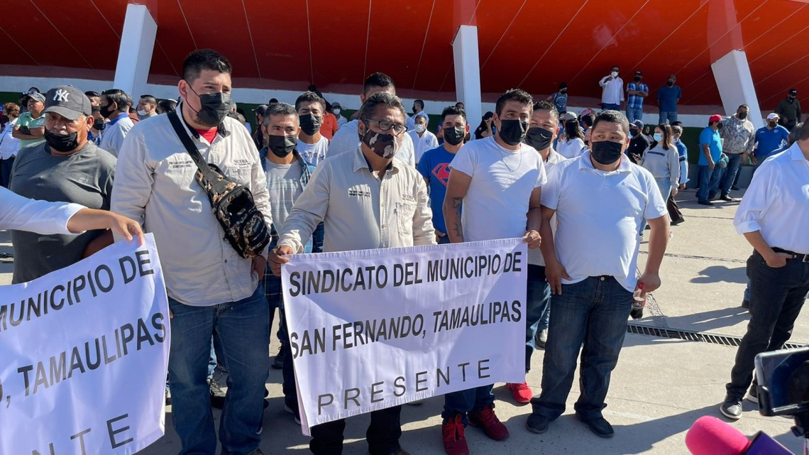 Marchan sindicalizados contra Lalo Gattás por incumplir acuerdos 