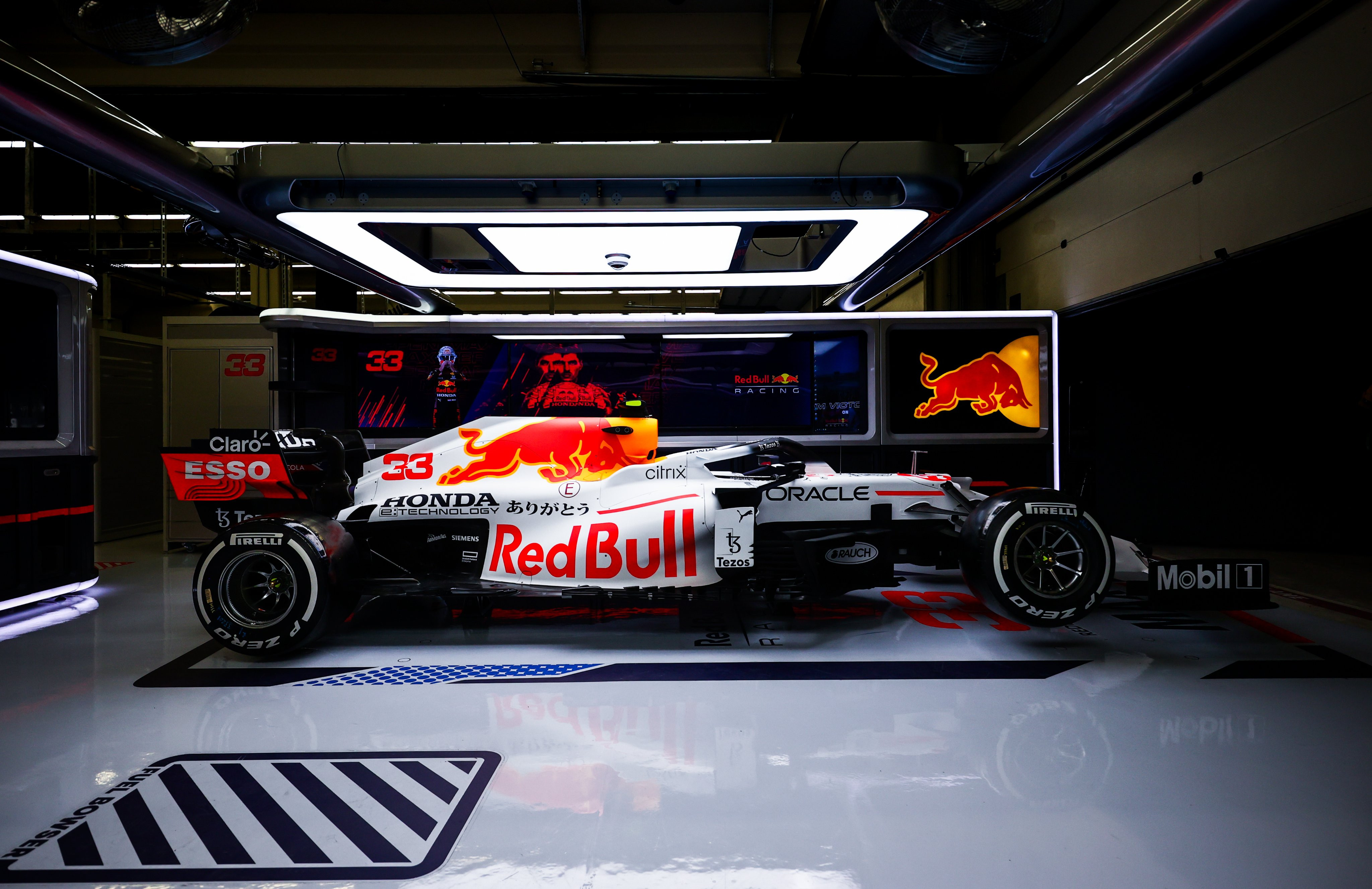 Red Bull Racing muestra diseño completo del RB16B en honor a Honda