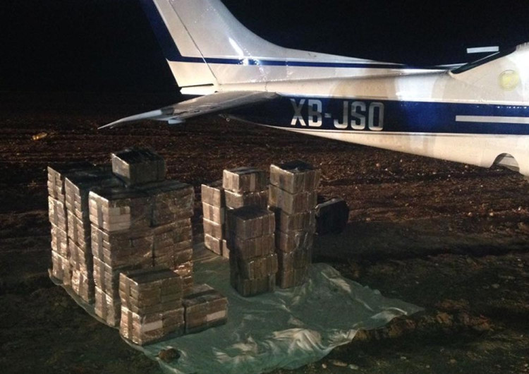 Decomisan cocaína hallada en avioneta abandonada