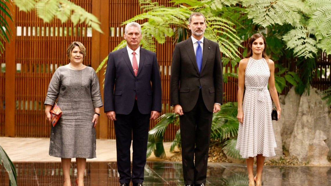 Recibe Cuba a Reyes de España 