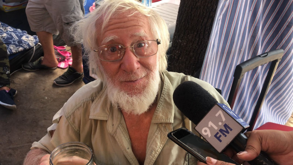 Campamento migrante adopta a benefactor estadounidense 