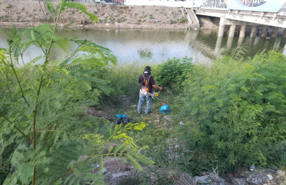 Limpia Servicios Públicos canal Anzaldúas para evitar fauna nociva