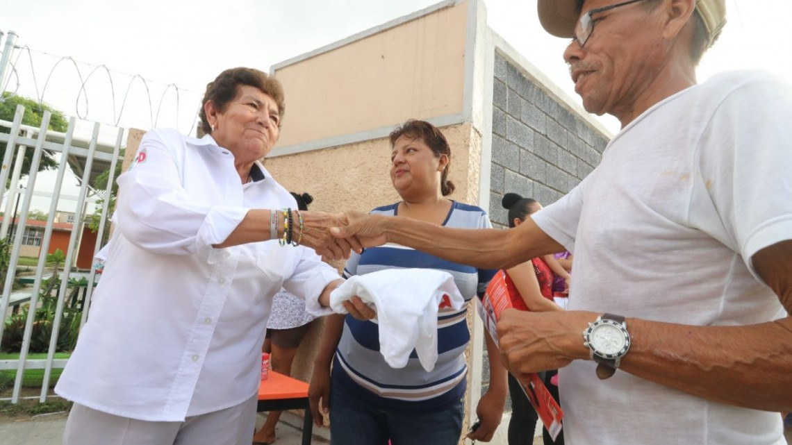 Nuestra prioridad ha sido y será la educación: Magdalena Peraza