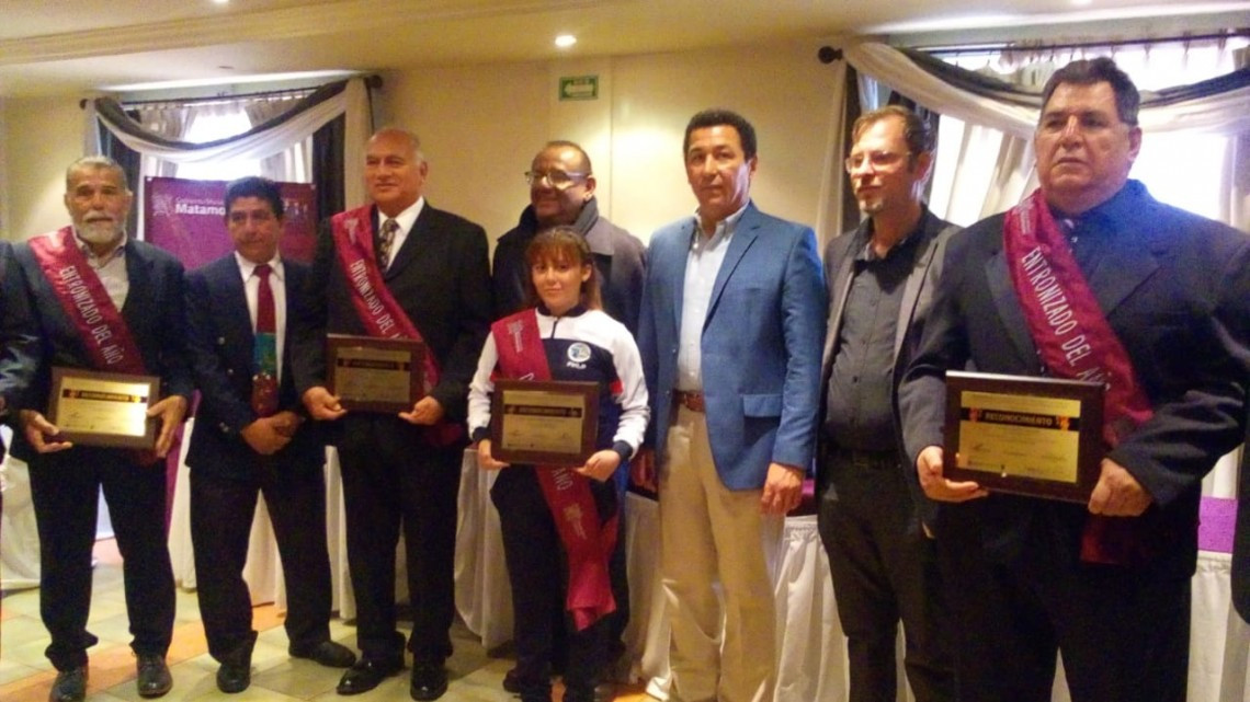 Entronizan a 6 deportistas al salón de la fama en Matamoros