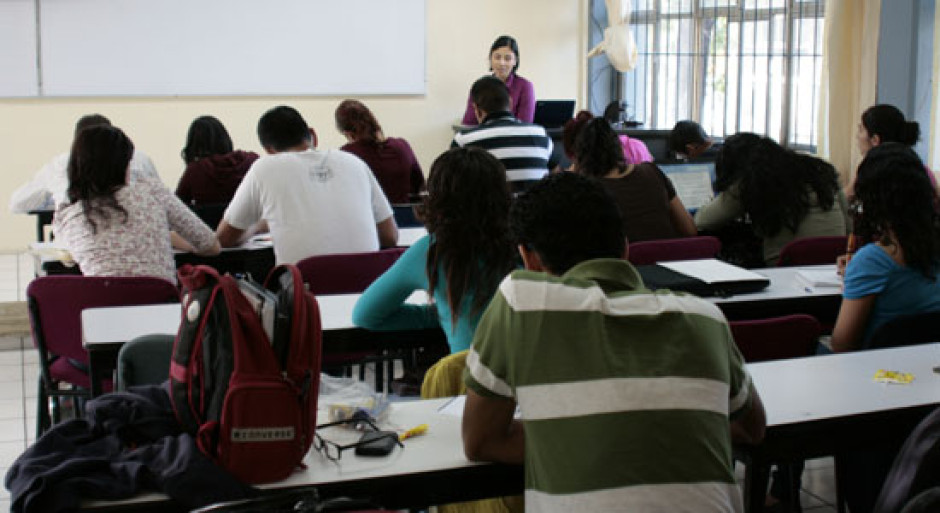 Adecuan bodega para impartir clases