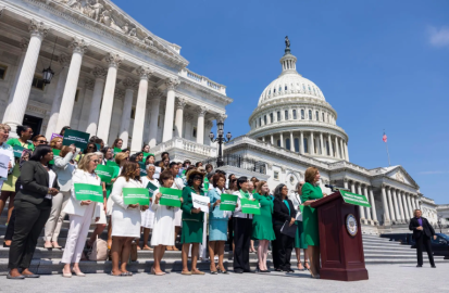 Aprueba Cámara Baja de EU dos proyectos de ley para proteger el aborto