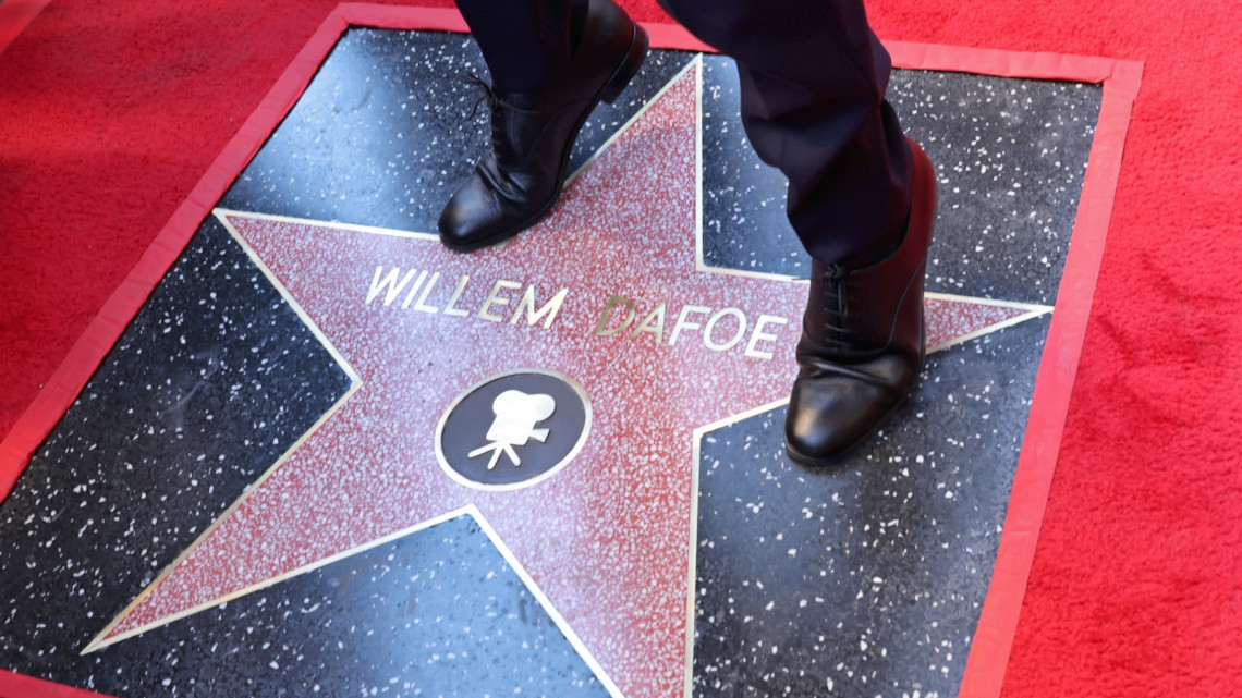 Willem Dafoe recibe su estrella en el Paseo de la Fama de Hollywood