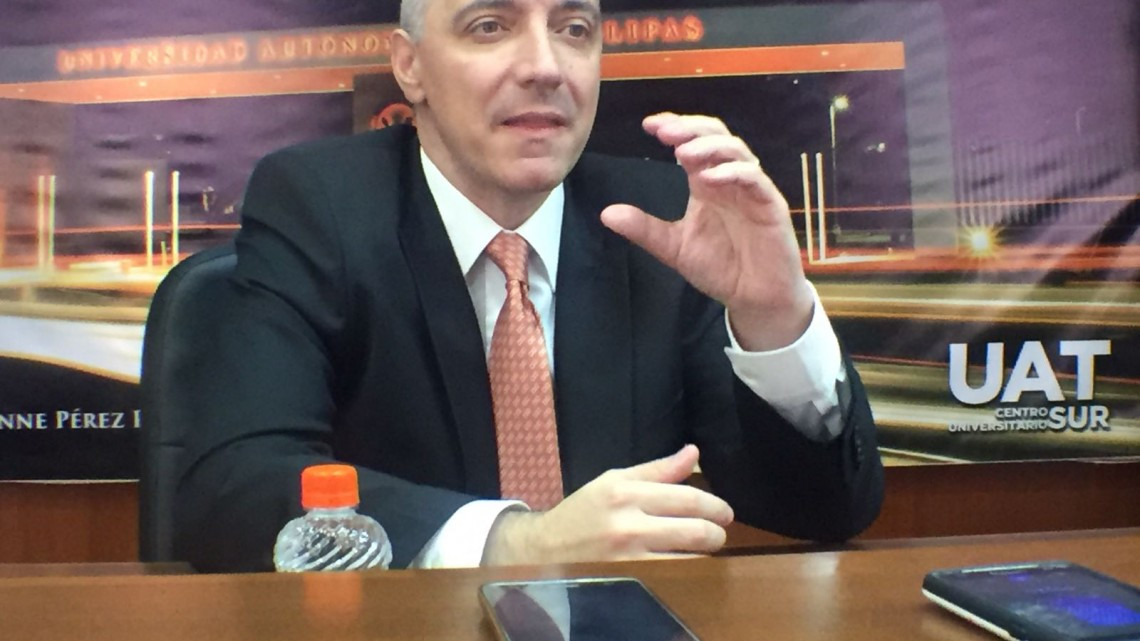 Miguel Carbonell expone sobre los Juicios Orales en México