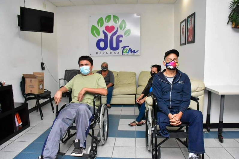 DIF Reynosa entregó sillas de ruedas