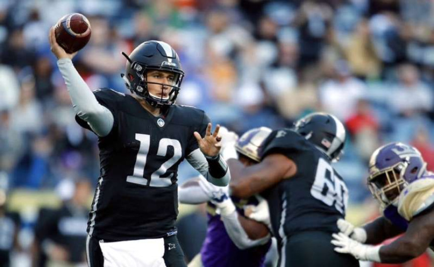 Luis Pérez en la mira de las Águilas de Filadelfia 