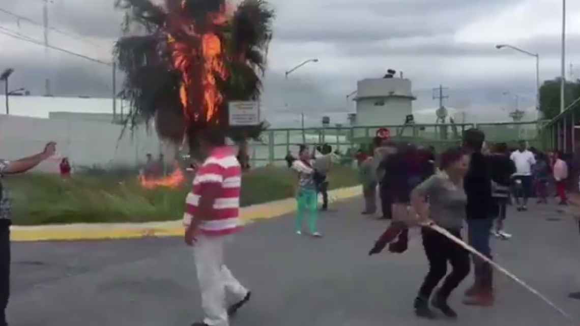 Sigue movilización en penal de Cadereyta