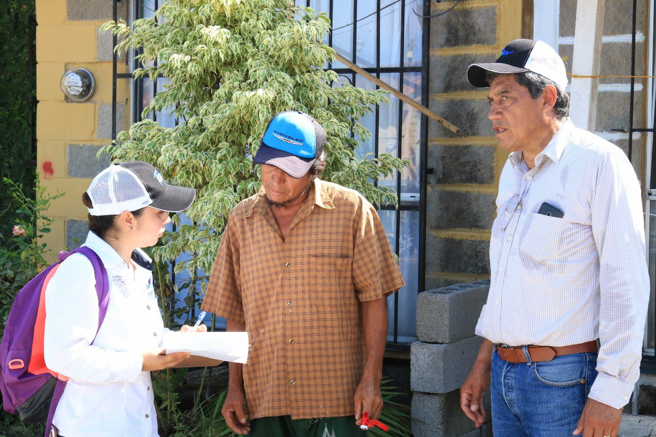 Ayuntamiento apoya a familia afectadas por inundaciones